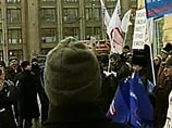 Порядка 200 человек пришли в субботу на Триумфальную площадь в Москве на митинг в поддержку возможного кандидата на пост президента России, писателя, бывшего диссидента Владимира Буковского Порядка 200 человек пришли в субботу на Триумфальную площадь в Москве на митинг в поддержку возможного кандидата на пост президента России, писателя, бывшего диссидента Владимира Буковского