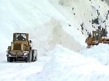 На Транскаме лавинами заблокированы 80 работников Зарамагской ГЭС 