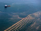 Нефтяная платформа компании BP из-за неисправности оборудования затонула 22 апреля после 36-часового пожара. В результате аварии погибли 11 человек Нефтяная платформа компании BP из-за неисправности оборудования затонула 22 апреля после 36-часового пожара. В результате аварии погибли 11 человек