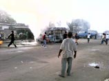 Гражданская война в Кот д'Ивуаре, бывшей французской колонии на западном побережье Африки, по-видимому, приближается к кровавой развязке. Войска Алассана Уаттары, избранного президентом страны в ноябре 2010 года, готовятся к штурму Абиджана Гражданская война в Кот д'Ивуаре, бывшей французской колонии на западном побережье Африки, по-видимому, приближается к кровавой развязке. Войска Алассана Уаттары, избранного президентом страны в ноябре 2010 года, готовятся к штурму Абиджана