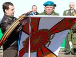 Дмитрий Медведев посетил расположение 45-го отдельного гвардейского ордена Александра Невского полка специального назначения Воздушно-десантных войск в подмосковной Кубинке Дмитрий Медведев посетил расположение 45-го отдельного гвардейского ордена Александра Невского полка специального назначения Воздушно-десантных войск в подмосковной Кубинке