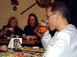Производители табака и владельцы ресторанов утверждают, что запрет не поддается проведению в жизнь и нарушает личные свободы граждан Производители табака и владельцы ресторанов утверждают, что запрет не поддается проведению в жизнь и нарушает личные свободы граждан