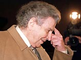 В Афинах госпитализирован известный композитор Микис Теодоракис В Афинах госпитализирован известный композитор Микис Теодоракис