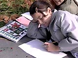 Этот лицей-интернат для детей, чьи родители погибли в "горячих точках", либо служат на границе, либо работают на Севере, либо просто бедны, основал бывший глава компании ЮКОС Михаил Ходорковский. А заведуют лицеем его родители Этот лицей-интернат для детей, чьи родители погибли в "горячих точках", либо служат на границе, либо работают на Севере, либо просто бедны, основал бывший глава компании ЮКОС Михаил Ходорковский. А заведуют лицеем его родители
