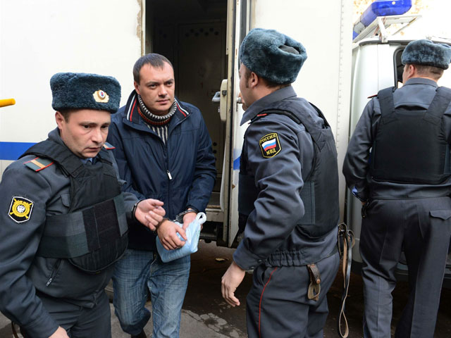 Тверской суд Москвы вынес решение об аресте Алексея Русакова, обвиняемого в совершении ДТП, в результате которого погибли актриса Марина Голуб и водитель подвозившего ее автомобиля Hyundai
