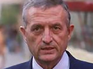 61-летнему Франсуа Леотару, бывшему министром обороны в 1993-1995 годах предъявлены обвинения в связи с займом в размере 500 тыс. фунтов, организованном для его, уже не существующей, Республиканской партии