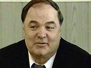 Президент Адыгеи Хазрет Совмен заявил на заседании первой сессии Госсовета - Хасэ о том, что он уходит в отставку
