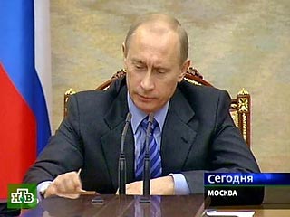 Президент России Владимир Путин велел навести порядок в наиболее этнически "загрязненных" местах нашей страны - на рынках. Путин потребовал от руководителей регионов "принять дополнительные меры по совершенствованию торговли на оптовых и розничных рынках 