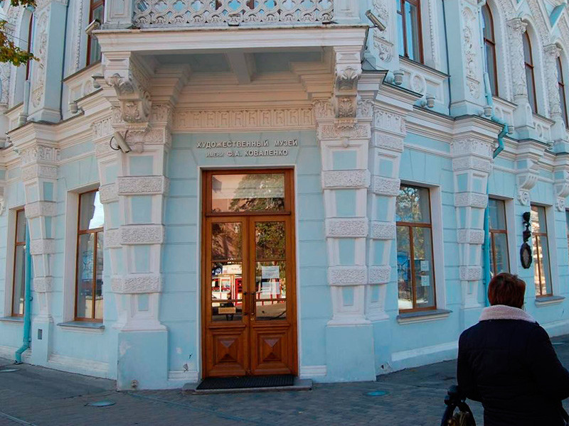 Директор Краснодарского краевого художественного музея им. Ф. Коваленко Вячеслав Саркисов был уволен после того, как в учреждении прошел закрытый показ коллекции модного белья