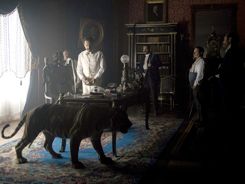 Кадр из сериала "Парижская полиция 1900"